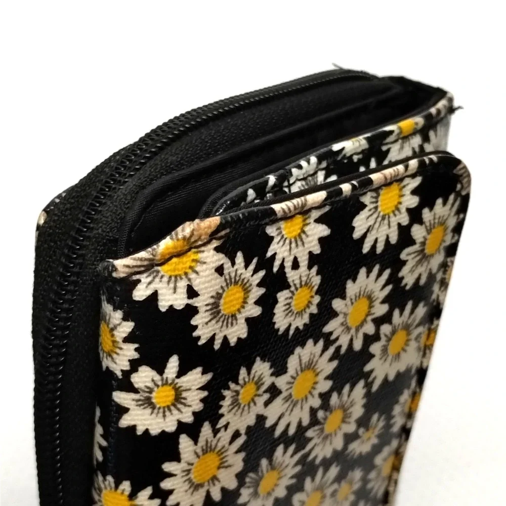 Safe Keeper Boho Daisy Floral Womens Wristlet Wallet Clutch Black Yellow Bag